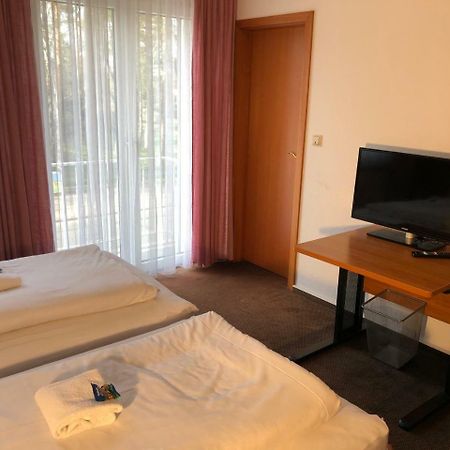 Hotel Mivano Lehrte Esterno foto