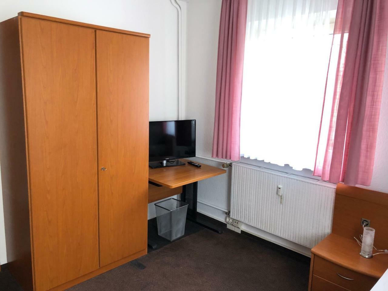 Hotel Mivano Lehrte Esterno foto